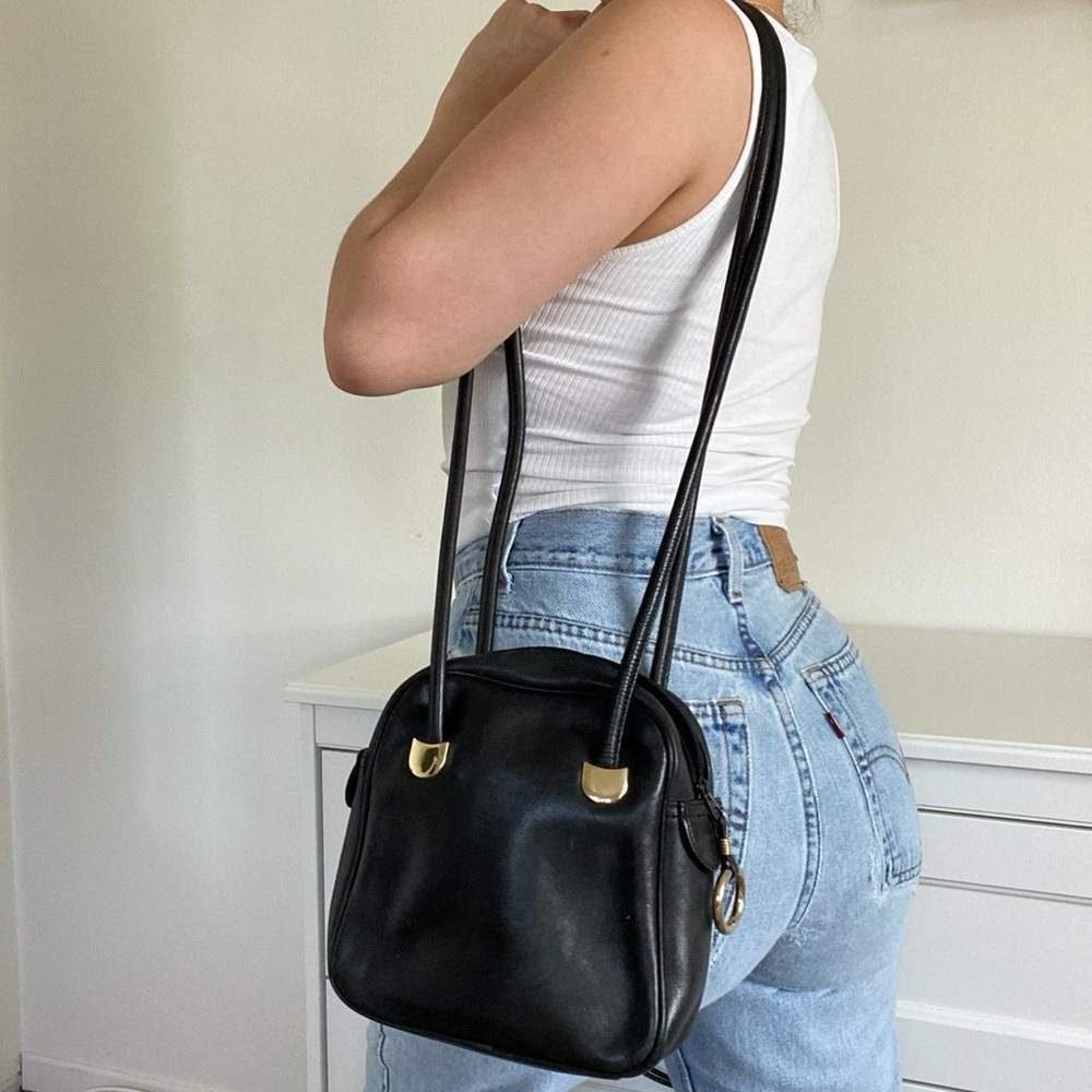 Vintage 90s black leather shoulder bag